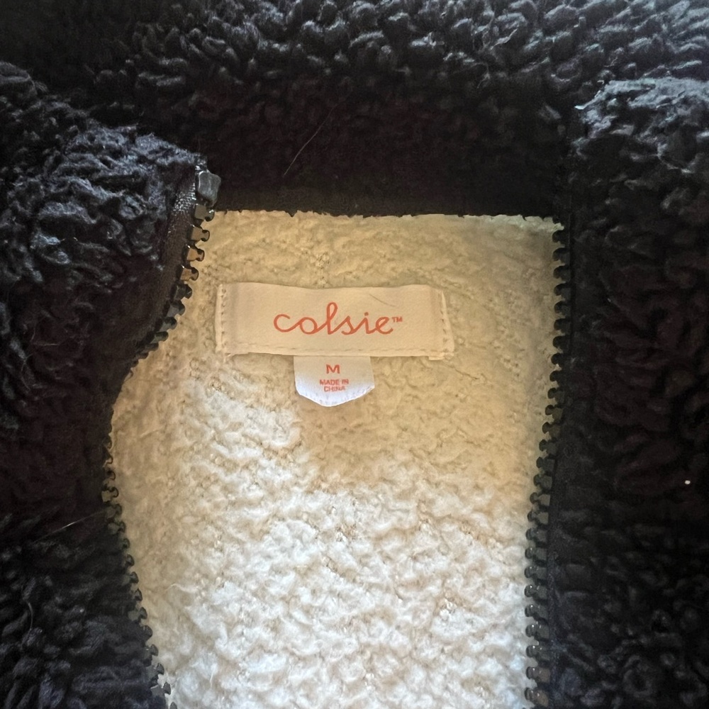 Colsie Pullover - Picture 4 of 4